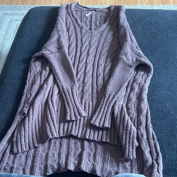 Free People easy cable knit sweater in mushroom - Picture 5 of 5